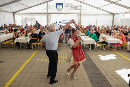 Monika Birinyi zaplesala s povabljenimi gosti_foto Maja Modrinjak_vinarium 2025-22